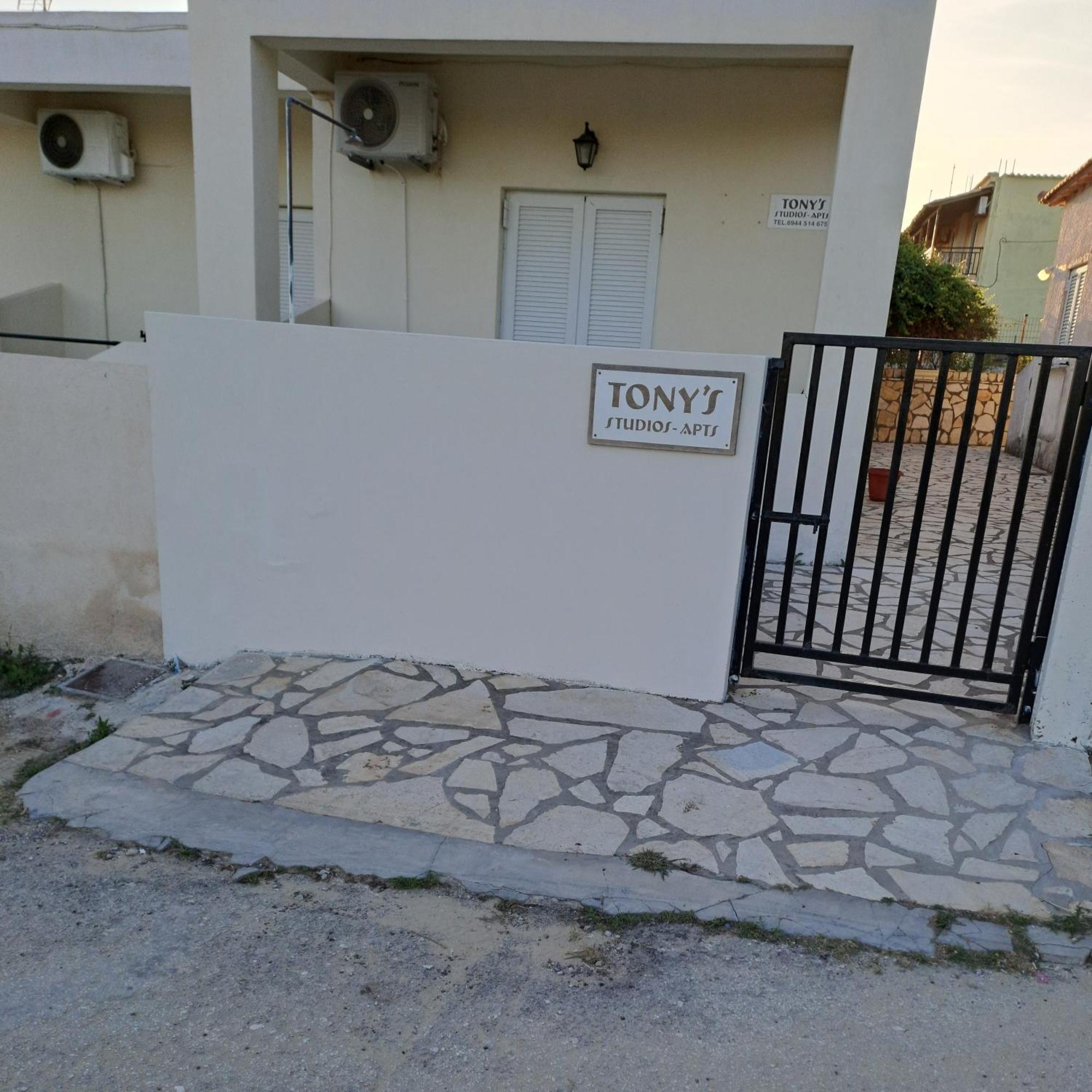 Tony'S Apartments Agios Georgios  Bagian luar foto