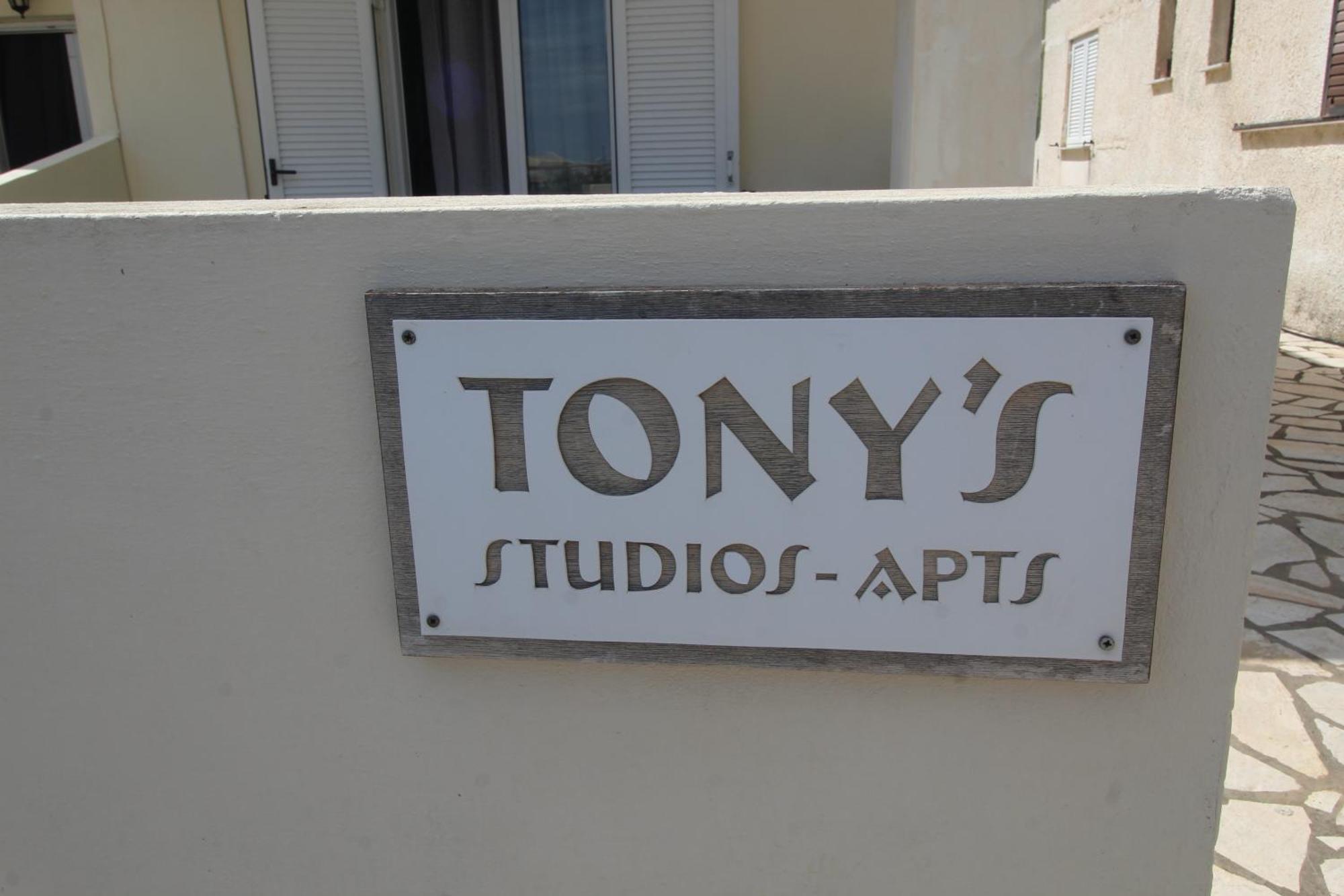 Tony'S Apartments Agios Georgios  Bagian luar foto