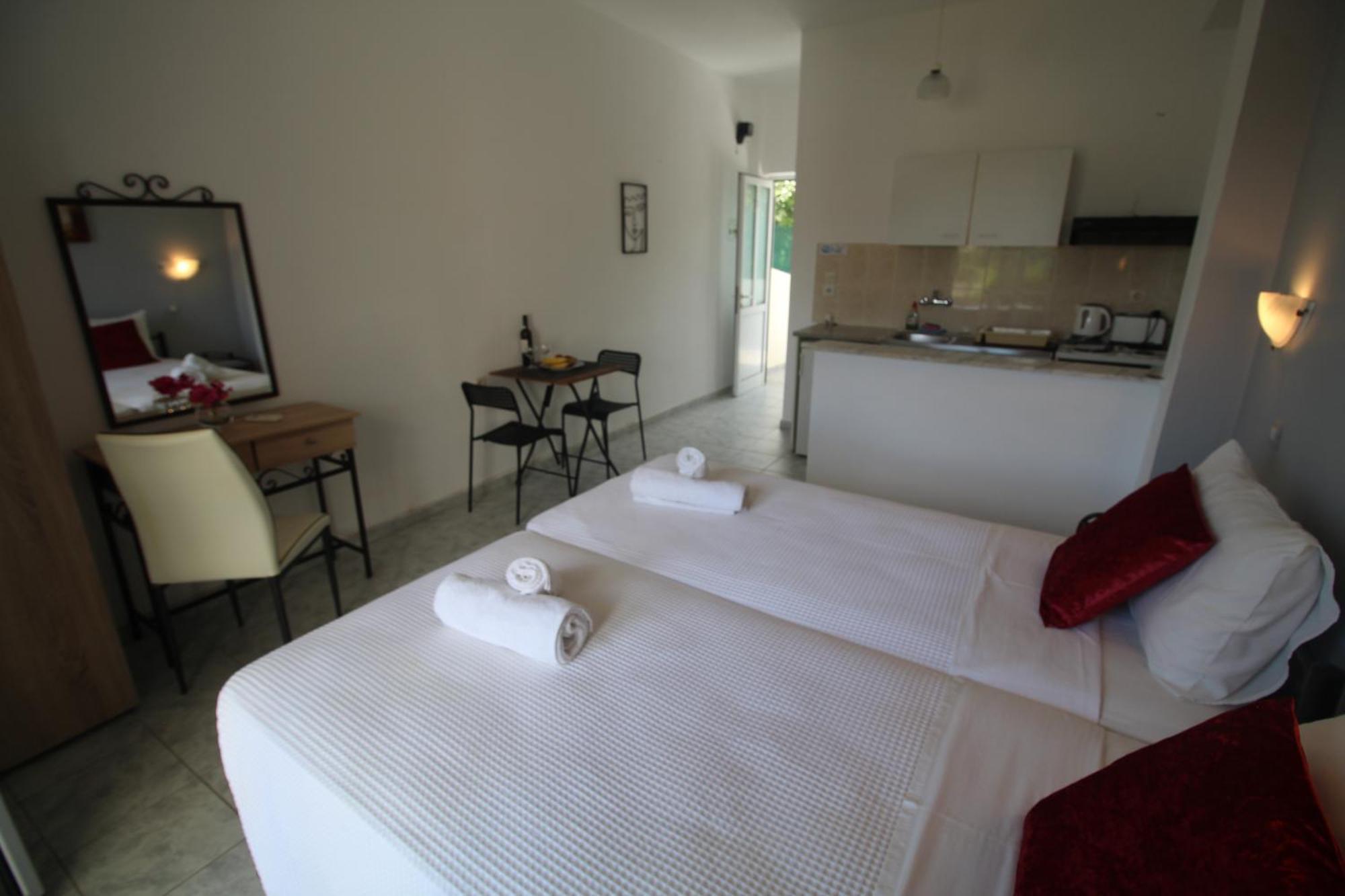 Tony'S Apartments Agios Georgios  Bagian luar foto