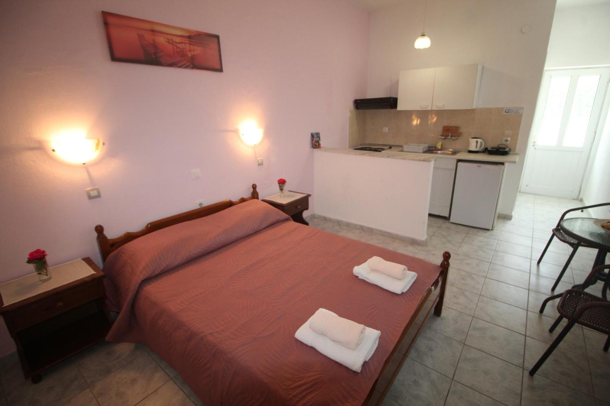 Tony'S Apartments Agios Georgios  Bagian luar foto