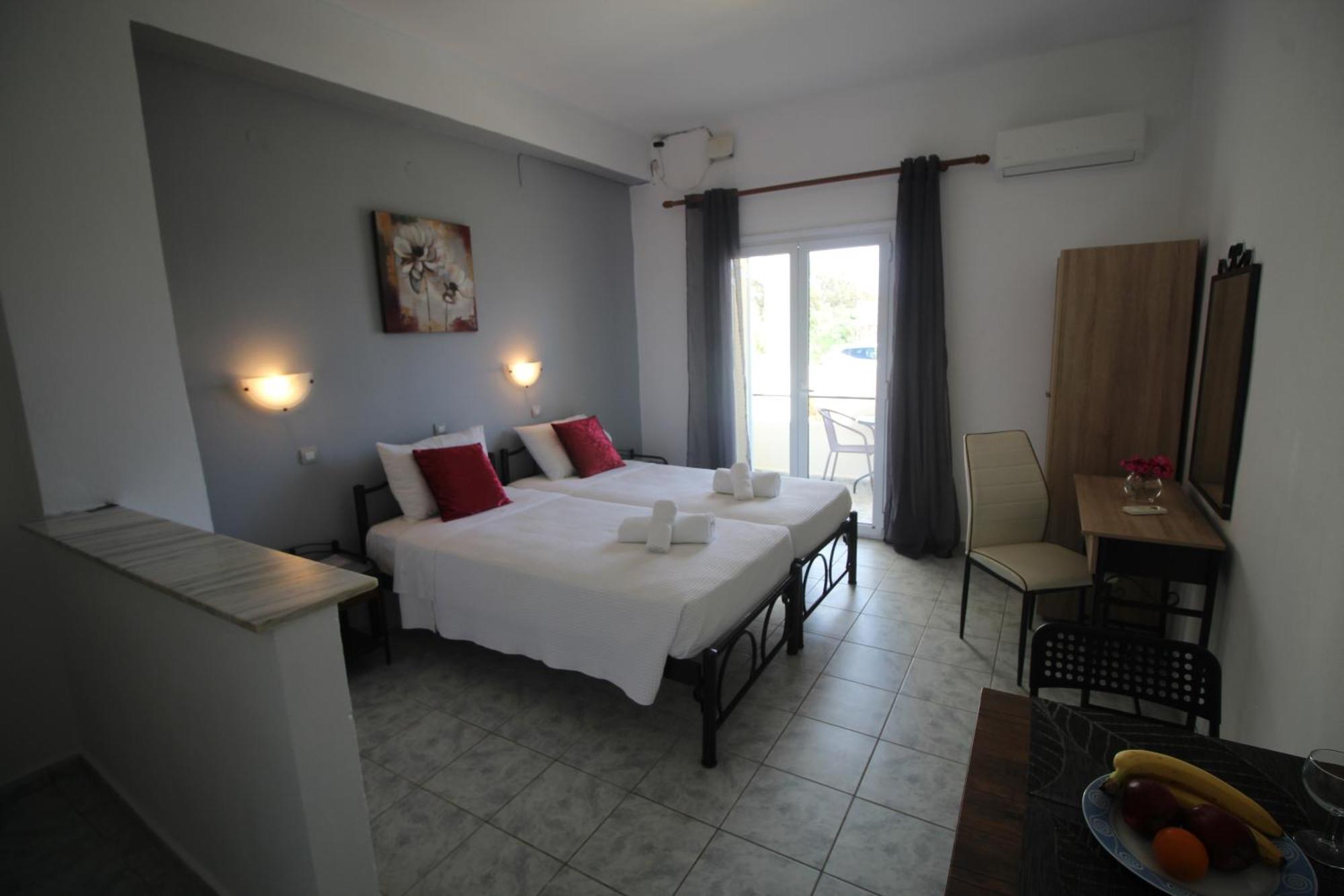 Tony'S Apartments Agios Georgios  Bagian luar foto