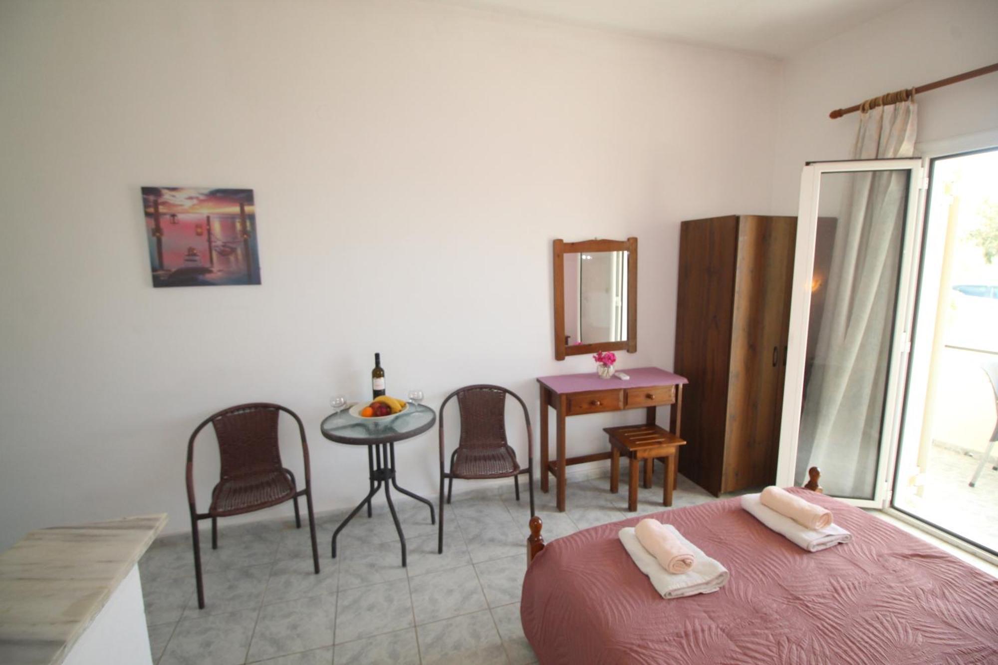 Tony'S Apartments Agios Georgios  Bagian luar foto